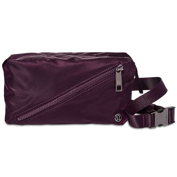 NWT Lululemon Fast Track Belt Bag, DKAD